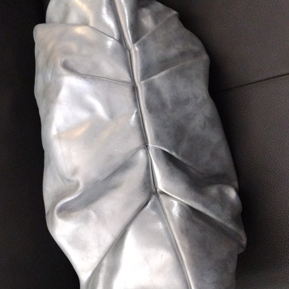 Simply Vera Shoulder Bag - Picture 5 of 8